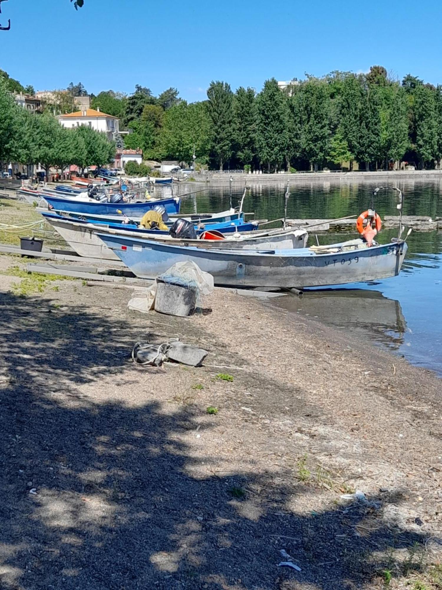 Mansarda Sul Lago A Marta Exteriér fotografie